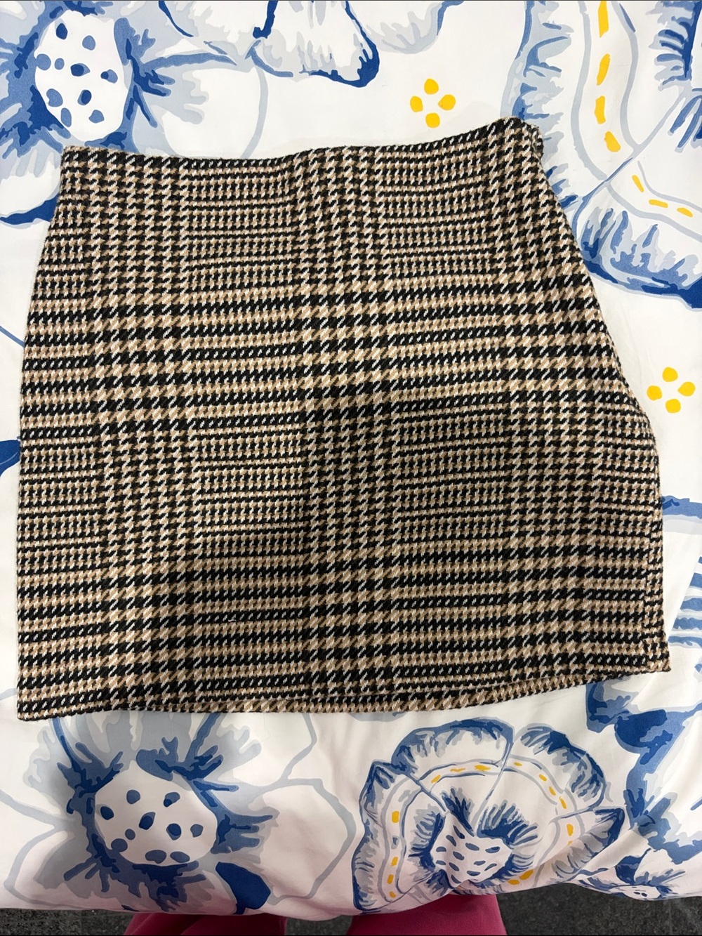 H&M Black and Tan Houndstooth Mini Skirt